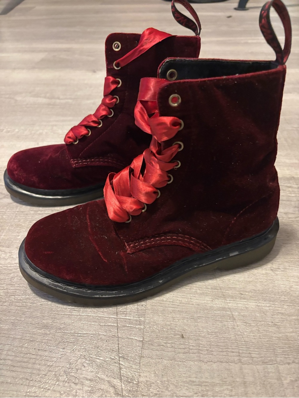 Dr Martens Page Velvet Combat Boots Womens 8 Burgundy Lace Up Grunge Punk Goth